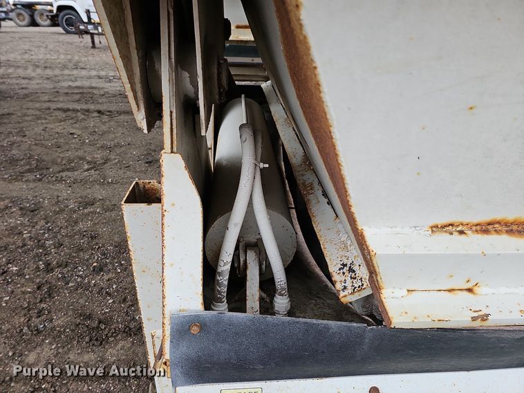 image for item DK0620 2013 Dakota 4300 BDT bottom dump trailer