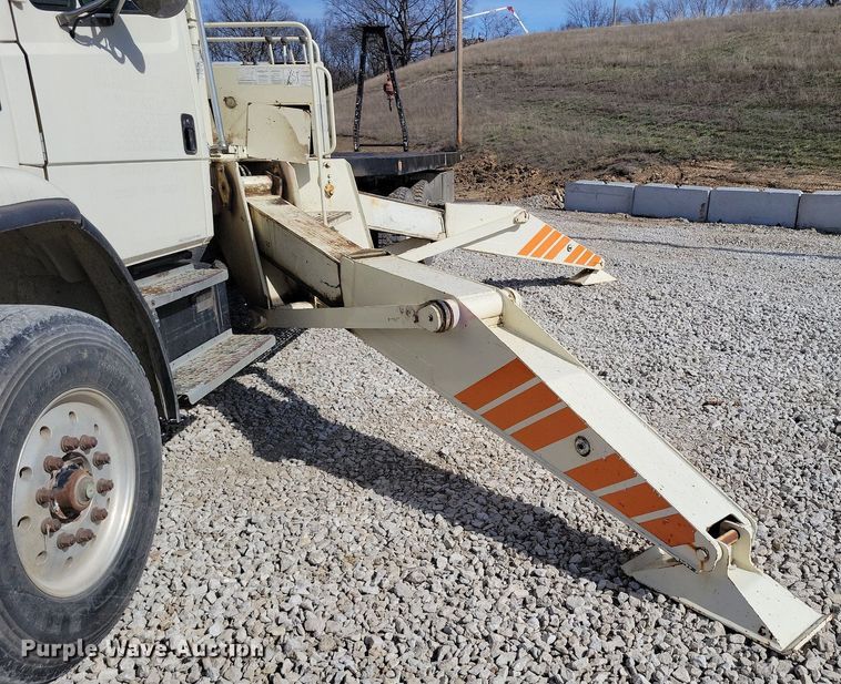 image for item DK4201 1998 Freightliner FL80 crane truck