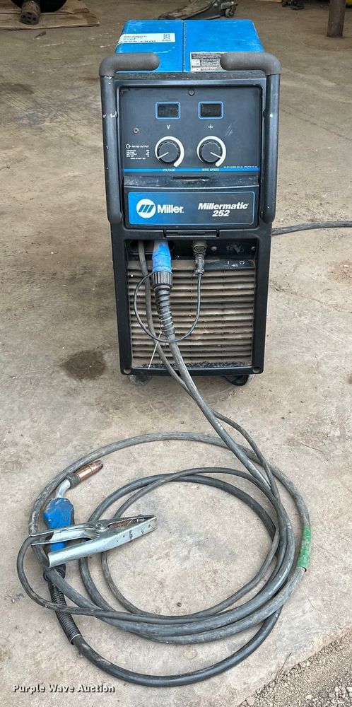 image for item DK6560 Miller Millermatic 252 welder