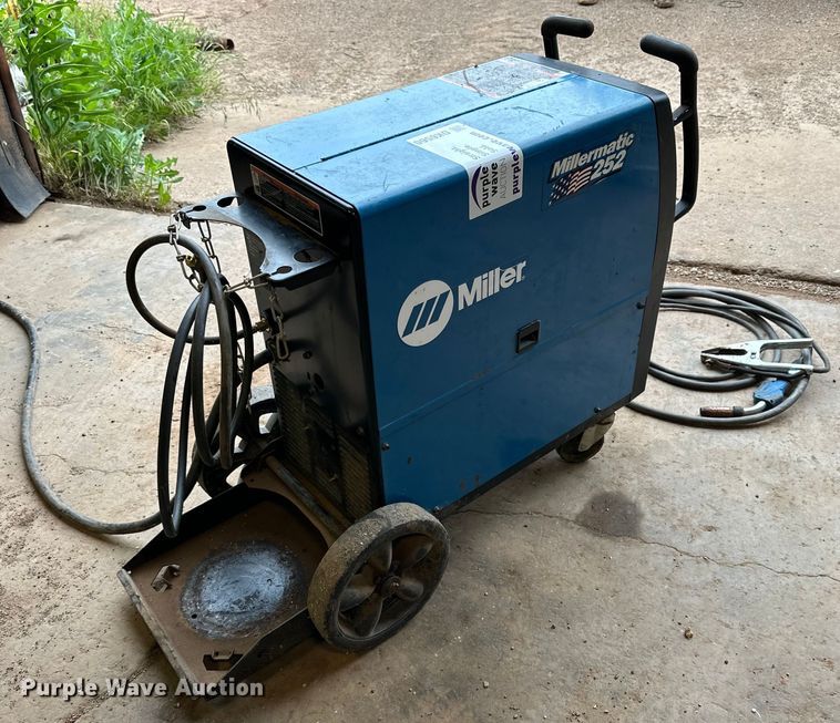 image for item DK6560 Miller Millermatic 252 welder