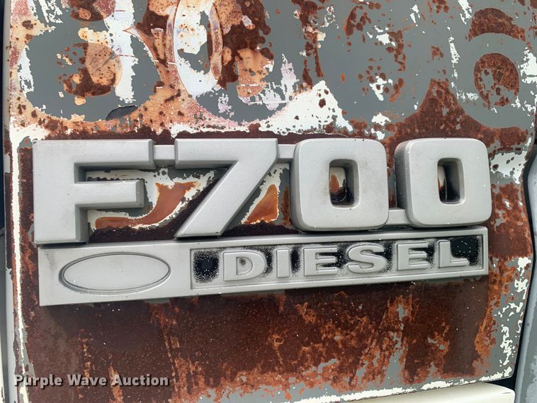 image for item DM7809 1992 Ford F700 oil distributor truck