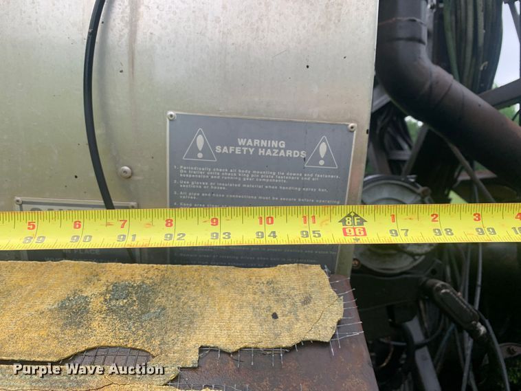 image for item DM7809 1992 Ford F700 oil distributor truck