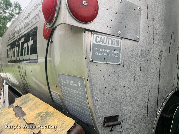 image for item DM7809 1992 Ford F700 oil distributor truck