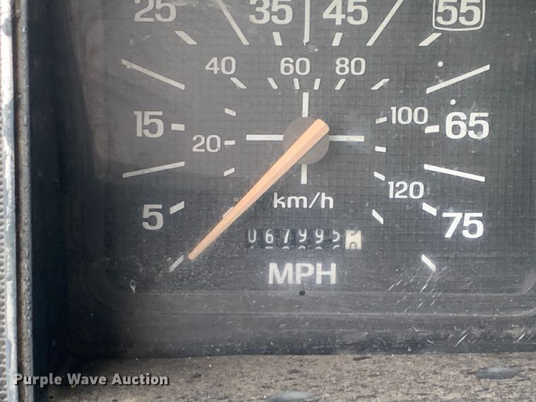 image for item DM7809 1992 Ford F700 oil distributor truck