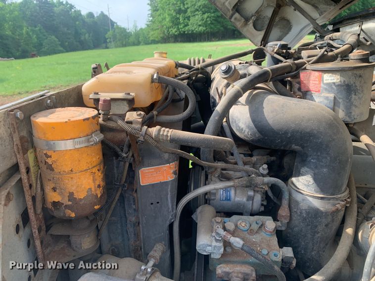 image for item DM7809 1992 Ford F700 oil distributor truck