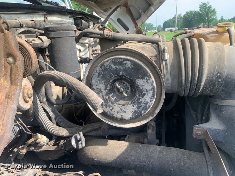 image for item DM7809 1992 Ford F700 oil distributor truck