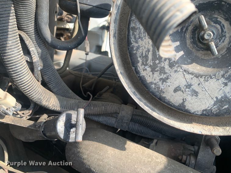 image for item DM7809 1992 Ford F700 oil distributor truck