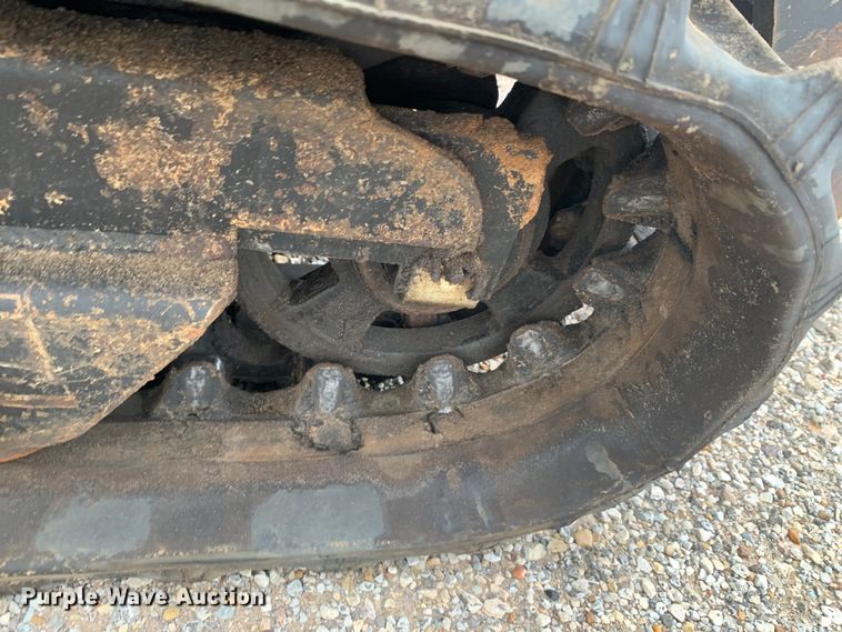 image for item DM7810 2017 Morbark 700HDX compact utility loader