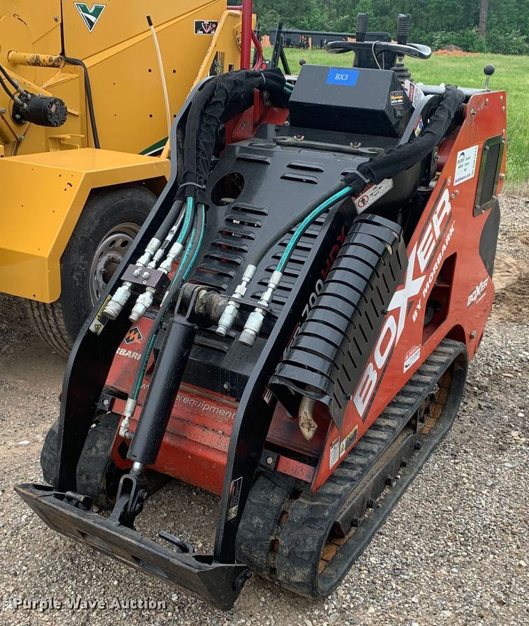 image for item DM7811 2017 Morbark 700HDX compact utility loader