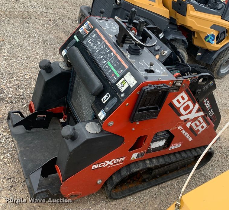 image for item DM7811 2017 Morbark 700HDX compact utility loader