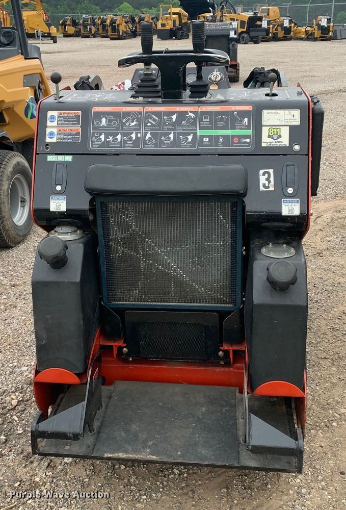 image for item DM7811 2017 Morbark 700HDX compact utility loader