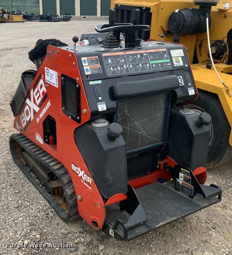 image for item DM7811 2017 Morbark 700HDX compact utility loader