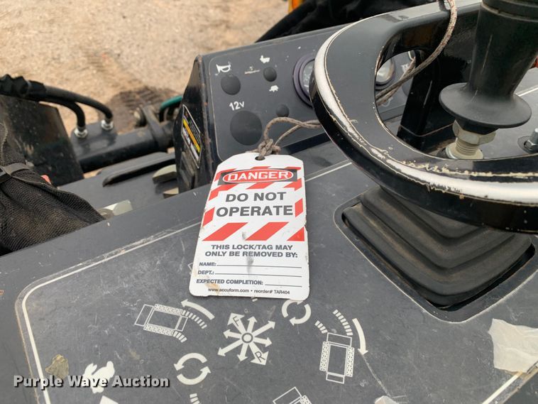 image for item DM7811 2017 Morbark 700HDX compact utility loader