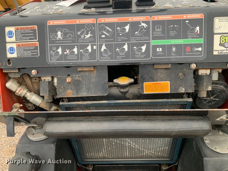 image for item DM7811 2017 Morbark 700HDX compact utility loader