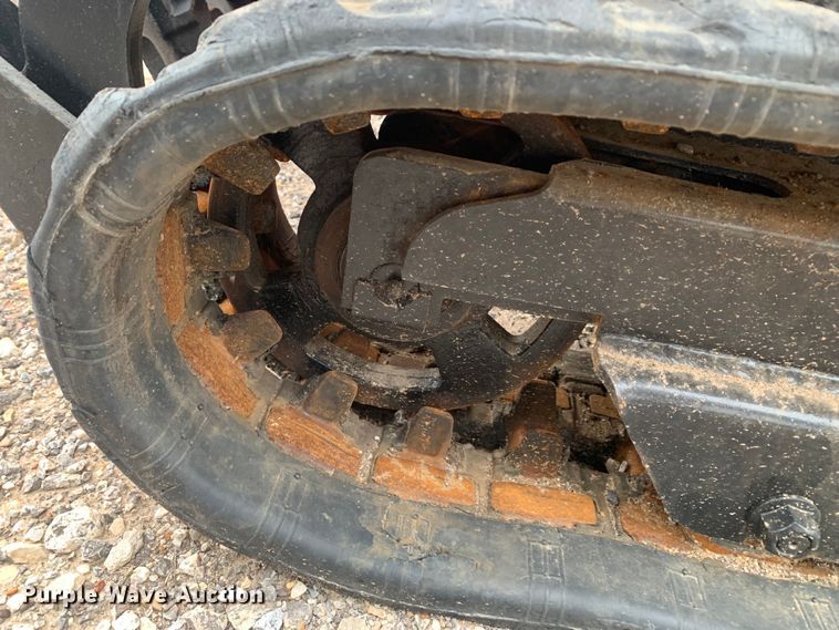 image for item DM7811 2017 Morbark 700HDX compact utility loader