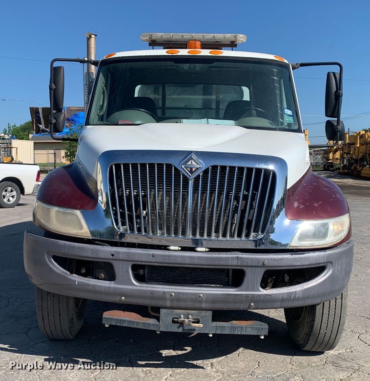 image for item DM7814 2008 International 4300 street sweeper truck