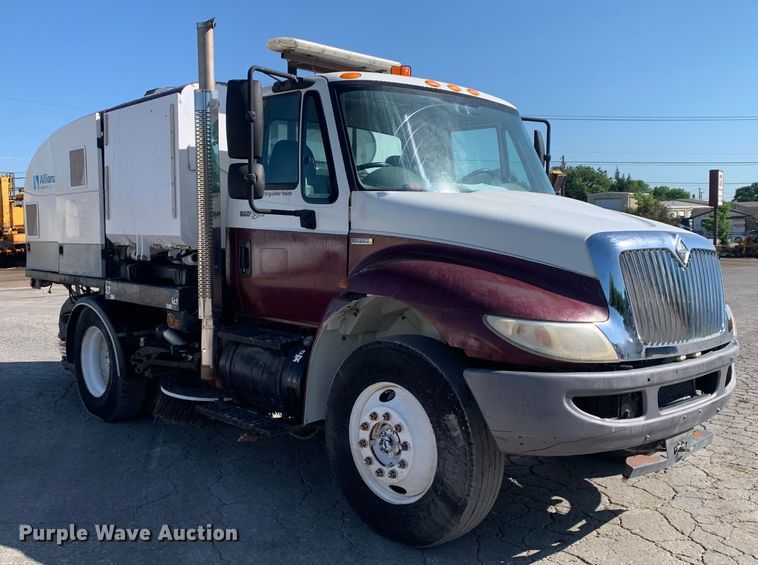 image for item DM7814 2008 International 4300 street sweeper truck