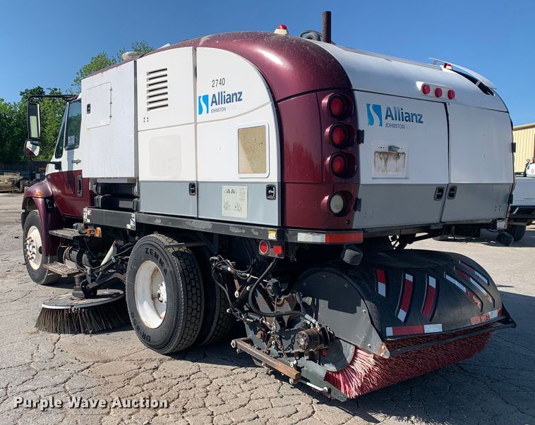 image for item DM7814 2008 International 4300 street sweeper truck