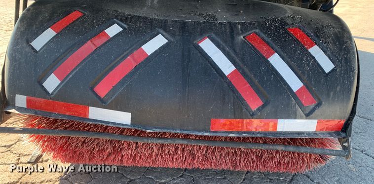 image for item DM7814 2008 International 4300 street sweeper truck