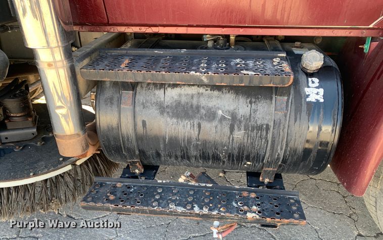 image for item DM7814 2008 International 4300 street sweeper truck