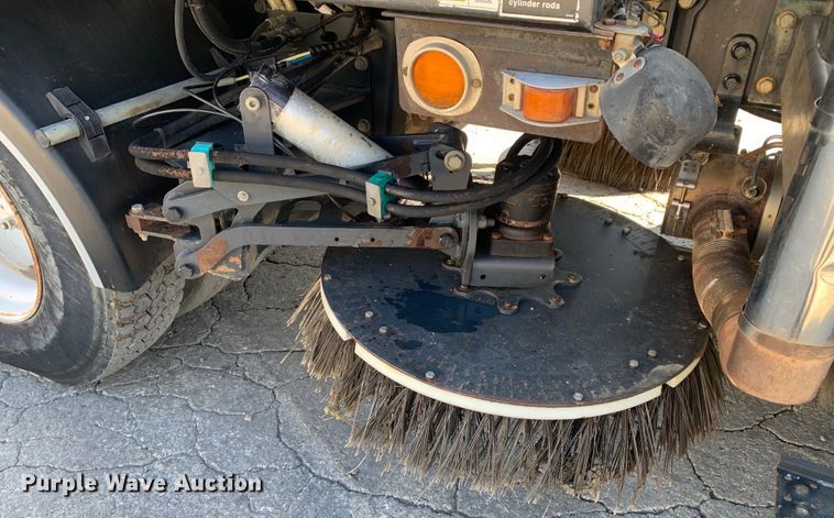 image for item DM7814 2008 International 4300 street sweeper truck