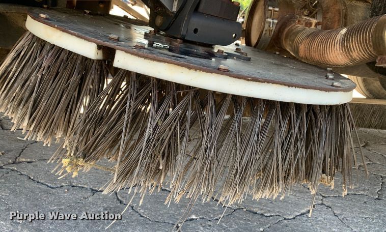 image for item DM7814 2008 International 4300 street sweeper truck