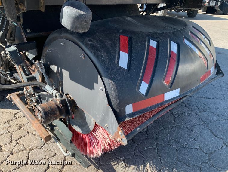 image for item DM7814 2008 International 4300 street sweeper truck