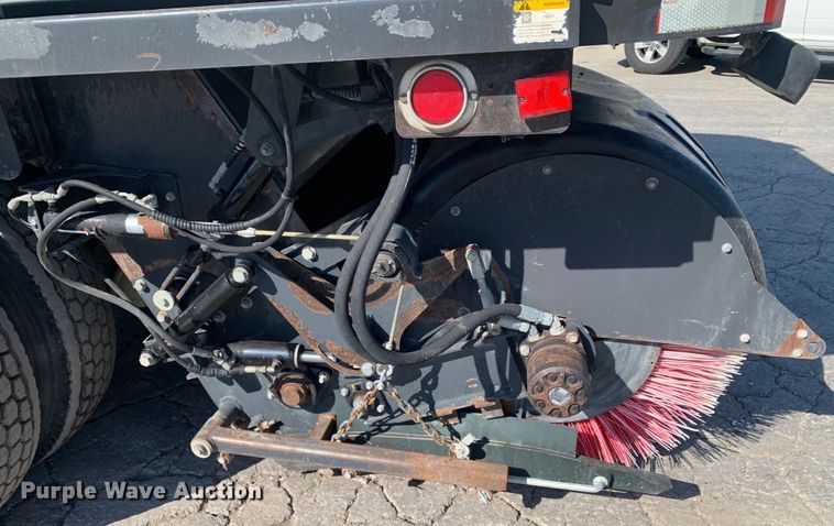 image for item DM7814 2008 International 4300 street sweeper truck