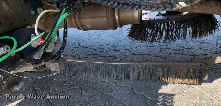 image for item DM7814 2008 International 4300 street sweeper truck