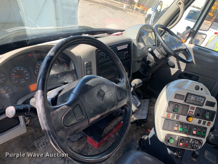 image for item DM7814 2008 International 4300 street sweeper truck