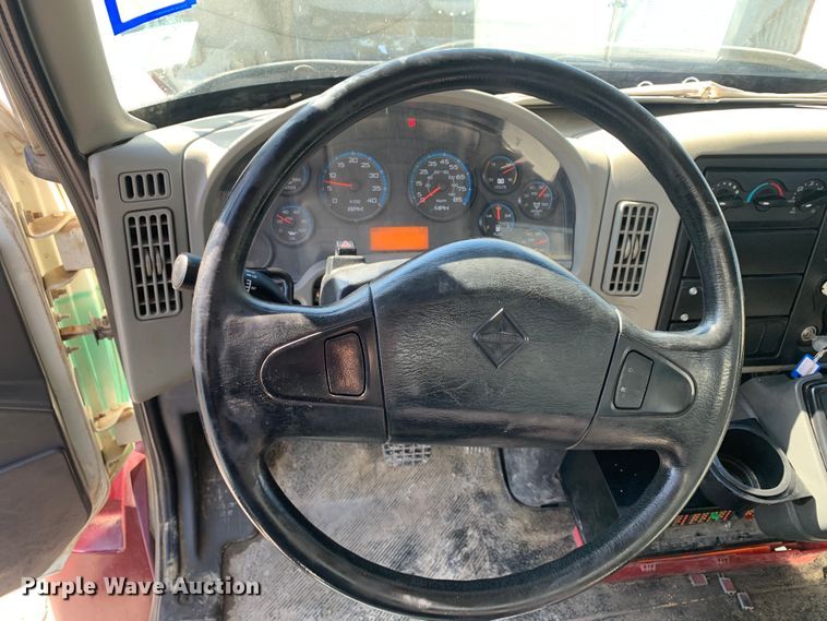 image for item DM7814 2008 International 4300 street sweeper truck