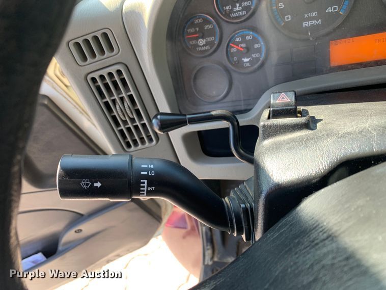 image for item DM7814 2008 International 4300 street sweeper truck