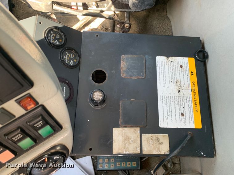 image for item DM7814 2008 International 4300 street sweeper truck