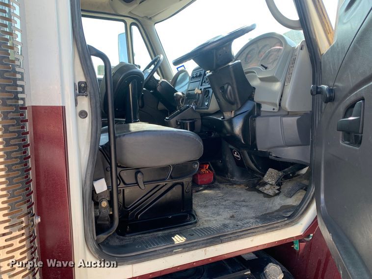 image for item DM7814 2008 International 4300 street sweeper truck