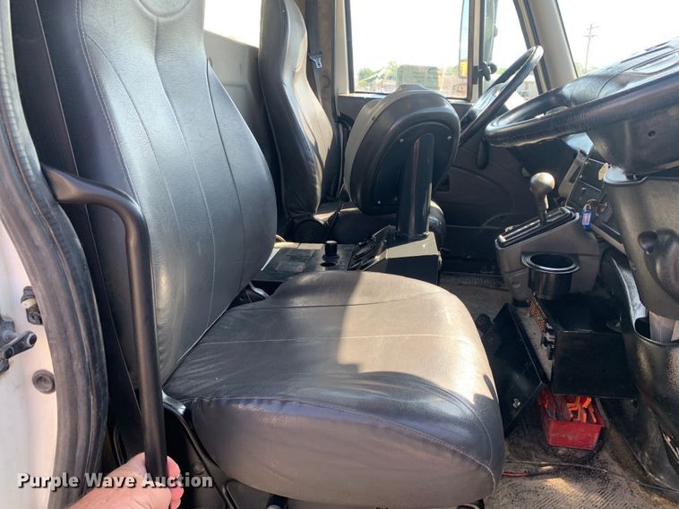 image for item DM7814 2008 International 4300 street sweeper truck