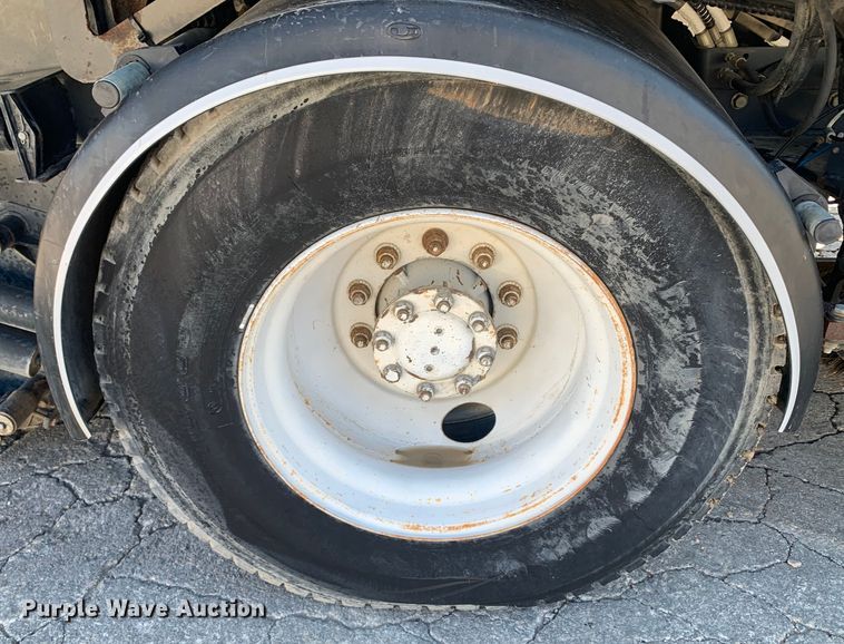 image for item DM7814 2008 International 4300 street sweeper truck