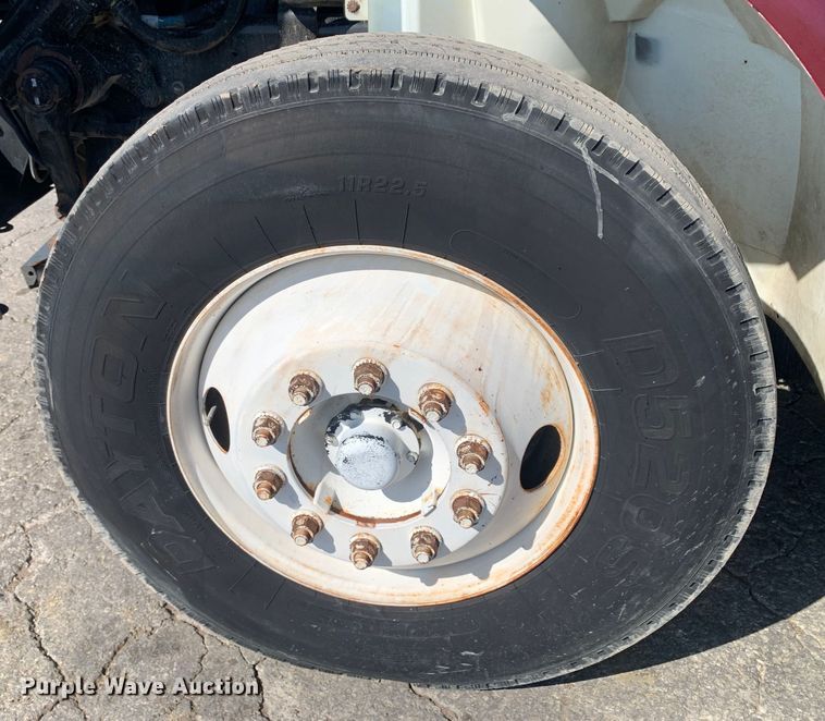 image for item DM7814 2008 International 4300 street sweeper truck