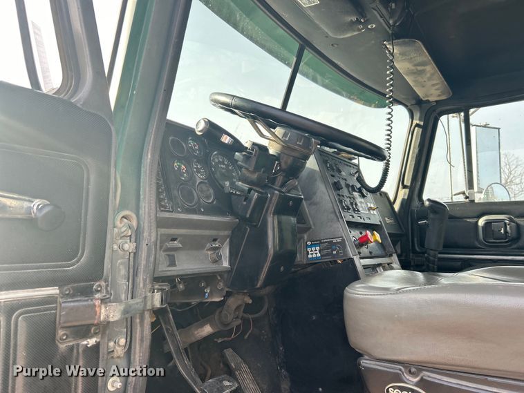 image for item DN0715 1998 Mack CH613 dump truck