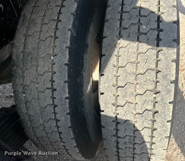 image for item DN0715 1998 Mack CH613 dump truck