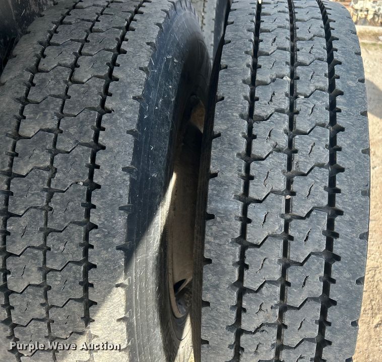 image for item DN0715 1998 Mack CH613 dump truck