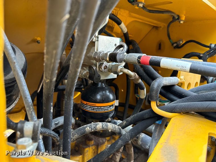 image for item DN7685 2022 John Deere  544 P-Tier wheel loader