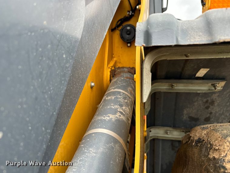 image for item DN7685 2022 John Deere  544 P-Tier wheel loader