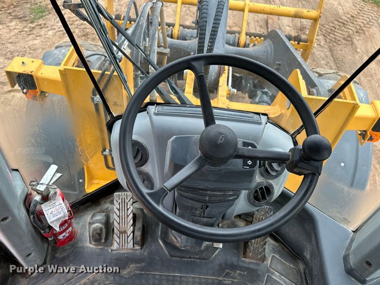 image for item DN7685 2022 John Deere  544 P-Tier wheel loader