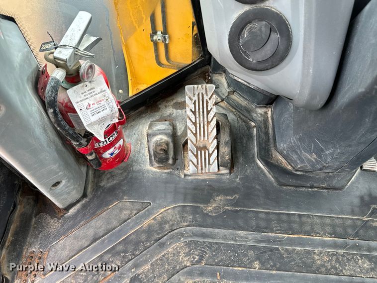 image for item DN7685 2022 John Deere  544 P-Tier wheel loader