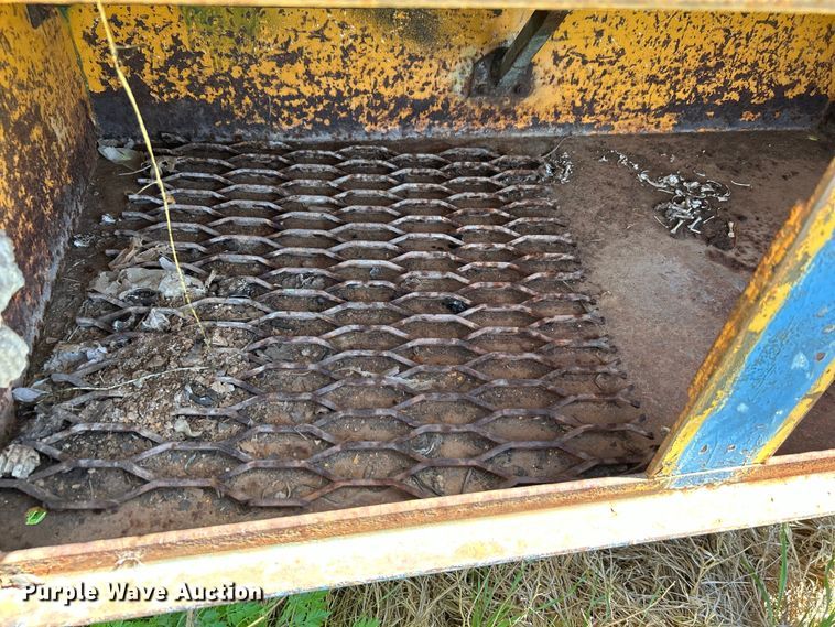 image for item DO1085 1992 International  4900 drilling rig truck