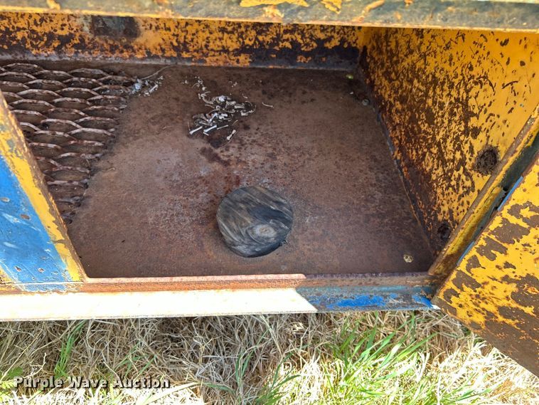 image for item DO1085 1992 International  4900 drilling rig truck