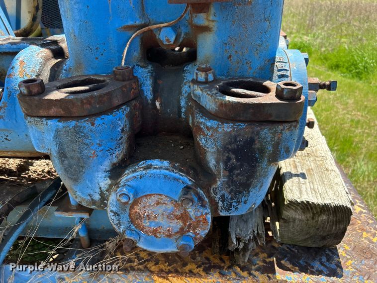 image for item DO1085 1992 International  4900 drilling rig truck