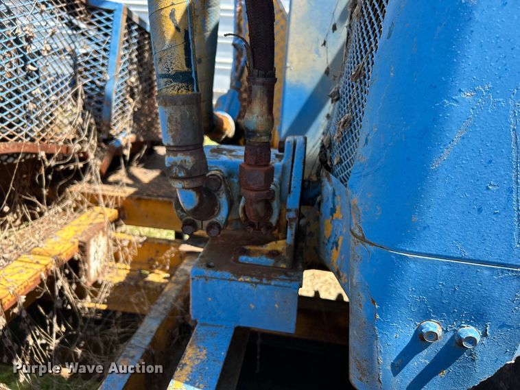 image for item DO1085 1992 International  4900 drilling rig truck