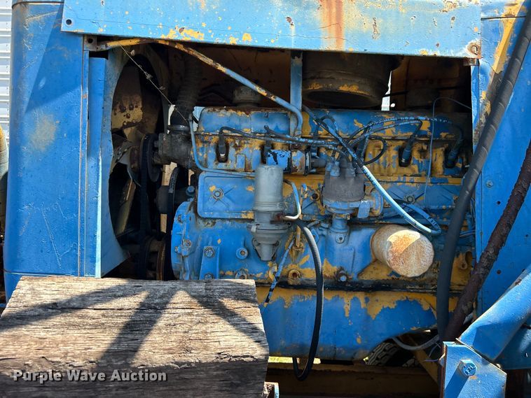 image for item DO1085 1992 International  4900 drilling rig truck