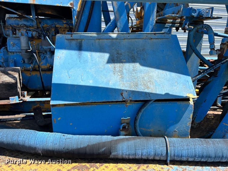 image for item DO1085 1992 International  4900 drilling rig truck